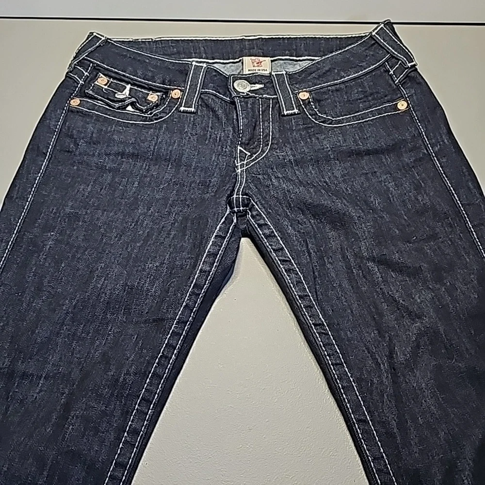 TRUE Religion 27x31 dark wash straight leg jeans - Picture 6 of 8